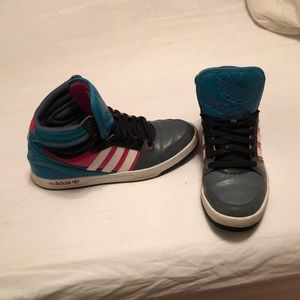 Colorful tennis shoes